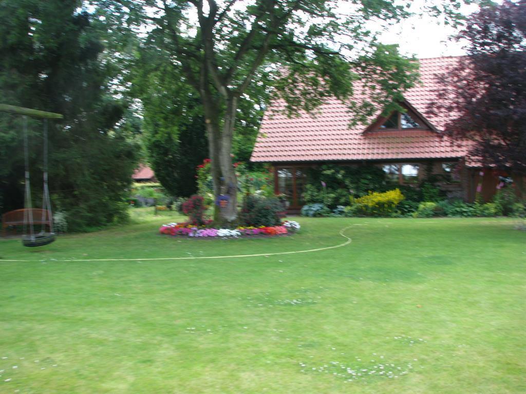 Urlaubsdomizil Im Gruenen Apartman Westerstede Kültér fotó
